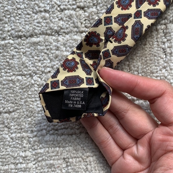 Men’s Silk Tie - Picture 4 of 4